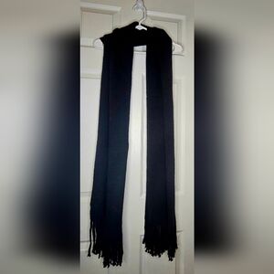 Steve Madden Black Acrylic Scarf